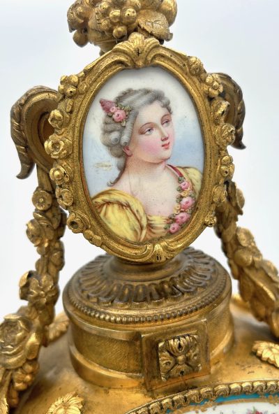 Stunning French Victorian Sevres ormolu 8 day mantel Clock – CA 1850 - Image 2