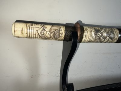 JAPANESE SHORT SWORD CARVED BONE SCABBARD - Image 3