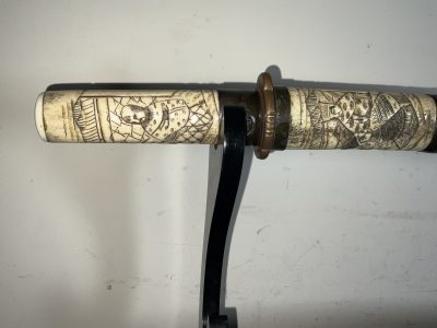 JAPANESE SHORT SWORD CARVED BONE SCABBARD - Image 9