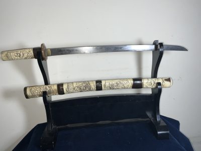 JAPANESE SHORT SWORD CARVED BONE SCABBARD - Image 14