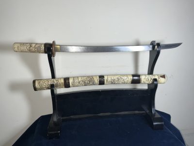 JAPANESE SHORT SWORD CARVED BONE SCABBARD - Image 19