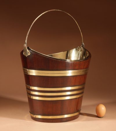 A Fine Quality Mahogany Brass Bound Boat (Schuitje) Shaped Peat Bucket Tea Stove Jardinière.  - Image 5