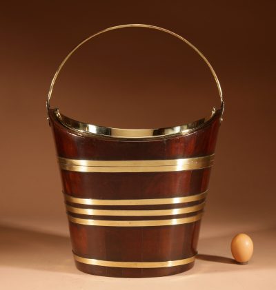 A Fine Quality Mahogany Brass Bound Boat (Schuitje) Shaped Peat Bucket Tea Stove Jardinière.  - Image 7