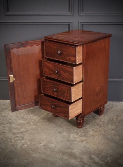 Pair of Regeny Mahogany Bedside Cabinets - Image 15