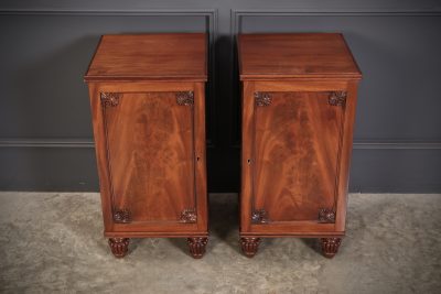 Pair of Regeny Mahogany Bedside Cabinets - Image 5