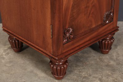 Pair of Regeny Mahogany Bedside Cabinets - Image 10