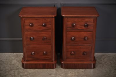 Pair of Victorian Mahogany Bedside Chests - Image 3