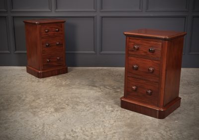 Pair of Victorian Mahogany Bedside Chests - Image 2