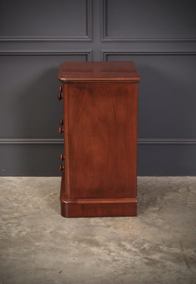 Pair of Victorian Mahogany Bedside Chests - Image 9