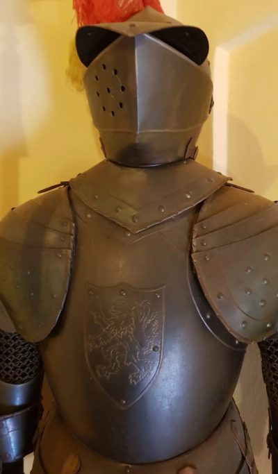 XVI Medival Armour with Stand + Weapons. - Image 3